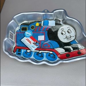 Wilton Thomas the Train cake pan